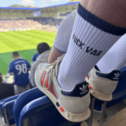 Fuck VAR – Statement-Socken Schwarz-Weiß