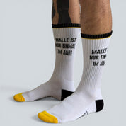 Malle Socken Schwarz-Gelb mit Spruch 'Malle ist nur einmal im Jahr'