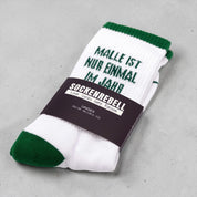 Malle ist nur einmal im Jahr – Statement-Socken Grün-Weiß